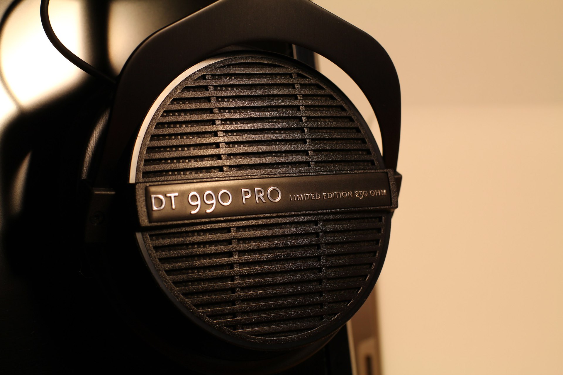 Beyerdynamic DT 990 Pro (Limited Black Edition) | Beyerdynamic, Black ...