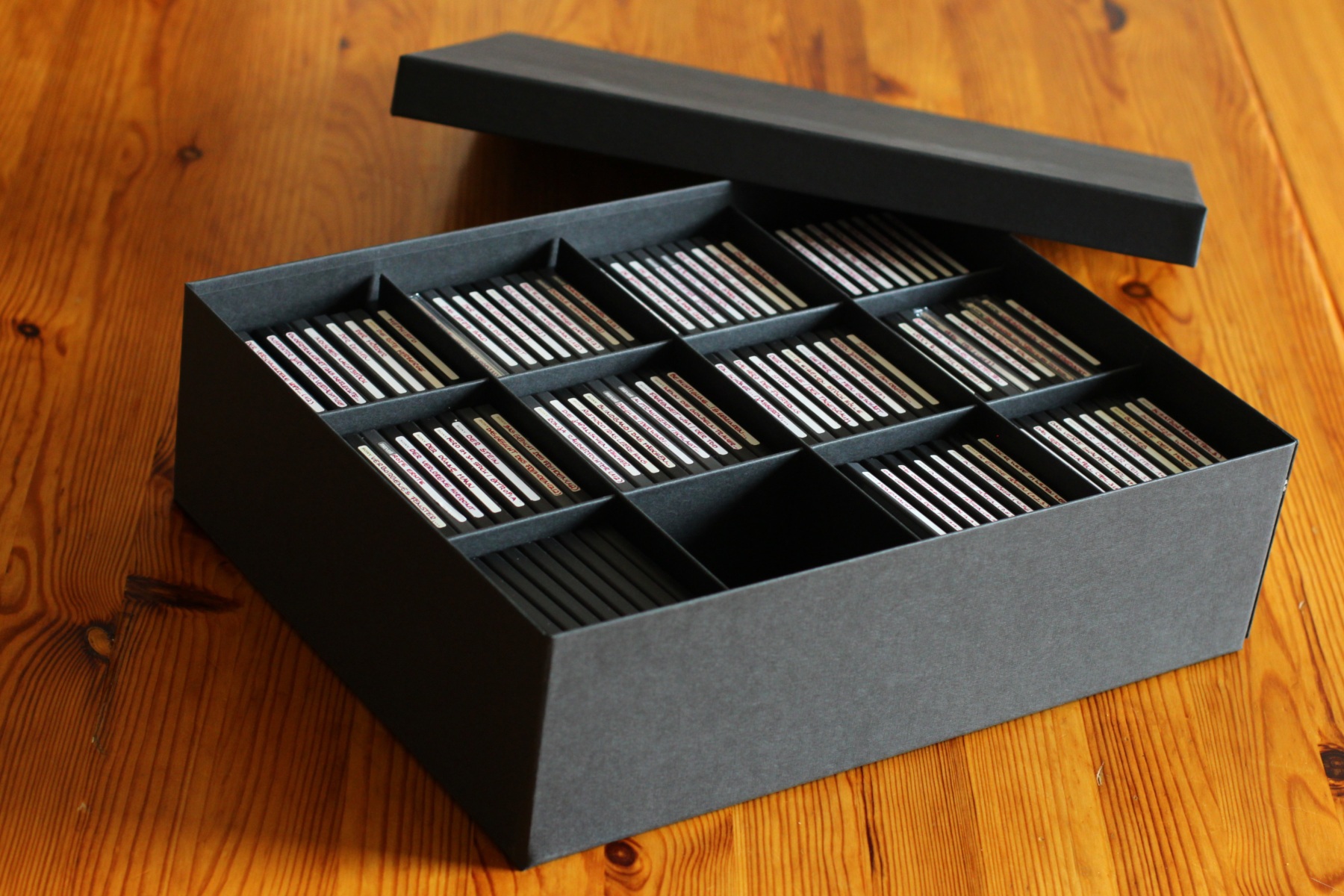 Tjena (Ikea) Aufbewahrungsbox mit Mini-Discs | minidiscs | hifi-forum