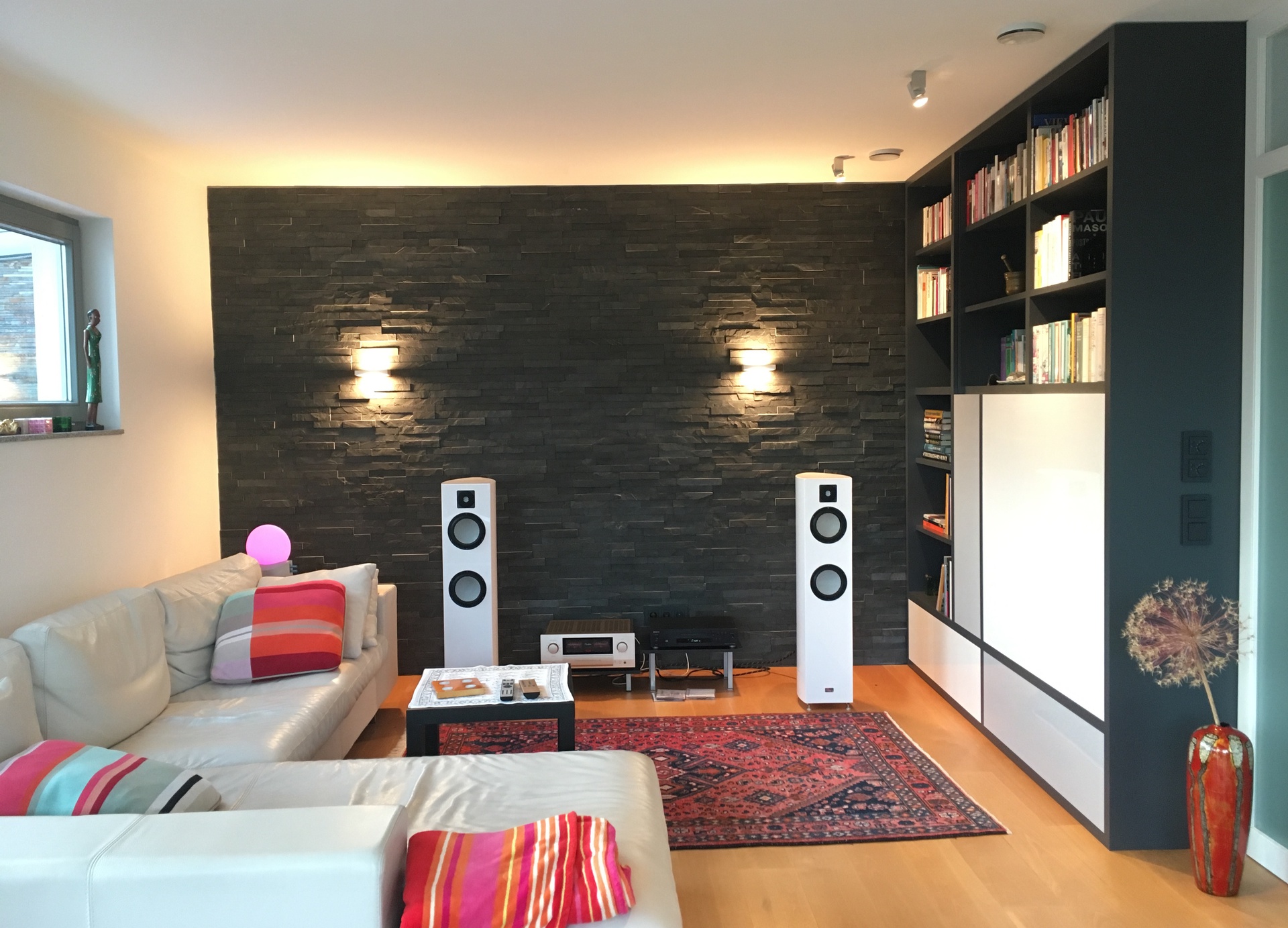 Wohnwand Und Schiefer Wand Accuphase560 Schieferwand Vescova Wohnwand Hifi Forum De Bildergalerie