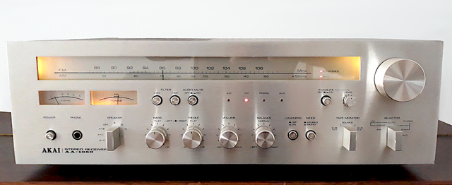 AKAI AA-1050 a