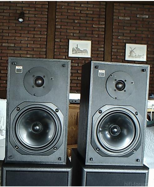 NAD 8225 1