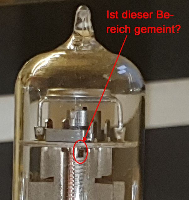 6S19P   Kathode Länger Als Gitter (Detail Mit Pfeil)