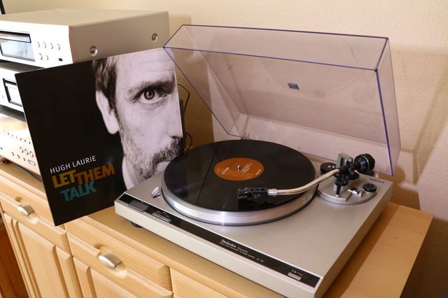 Hugh Laurie - Let Them Talk 1