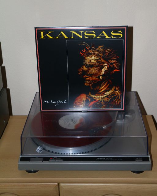 Kansas - Masque