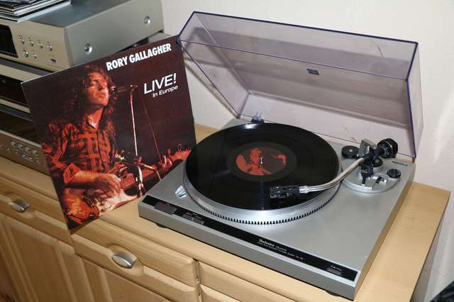 Rory Gallagher   Live In Europe