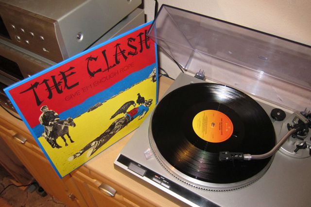 The Clash - Give 'Em Enough Rope