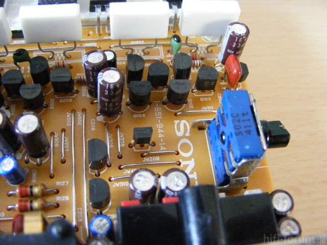 Sony XM-2025