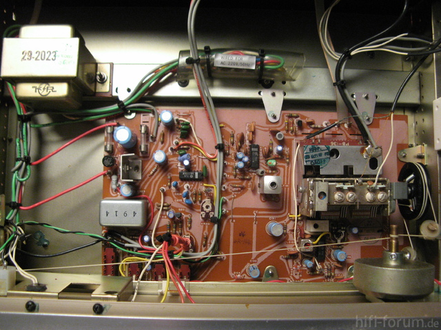 NAD Model 100 inside