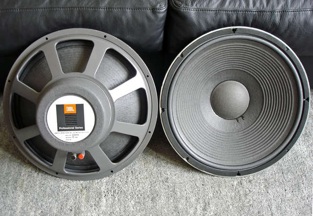 JBL 2231A Bass 15\"