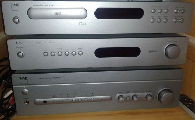 NAD C542, C425, C352 (von oben nach unten)