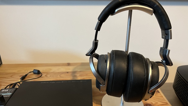Sony MDR HW700DS 2