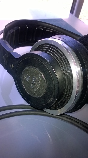 AKG_1