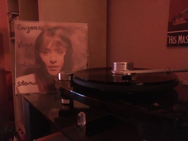 Suzanne Vega ?? Solitude Standing