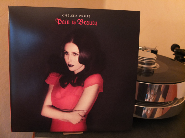 Chelsea Wolfe - Pain Is Beauty