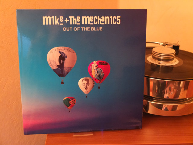 Mike & The Mechanics   Out Of The Blue