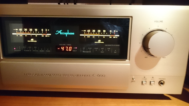 Accuphase E600