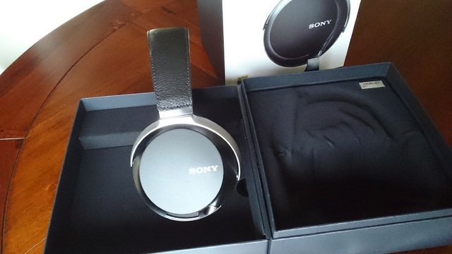 Sony MDR-Z7