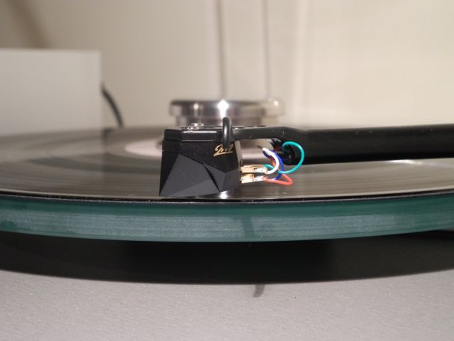 REGA RP 40 Mit Ortofon 2M Black