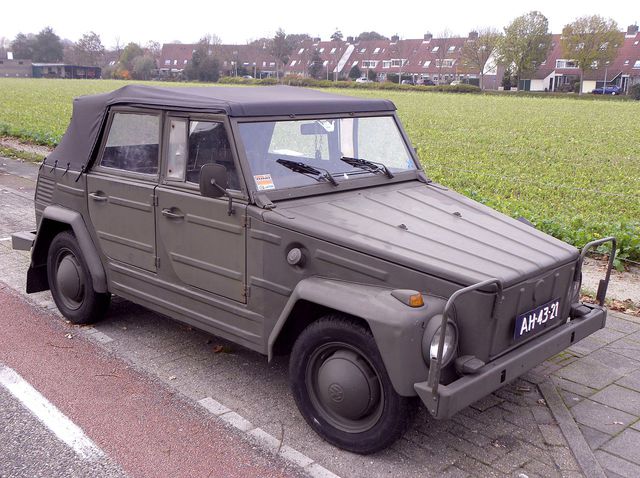 1280px Volkswagen 181 Kurierwagen (2)