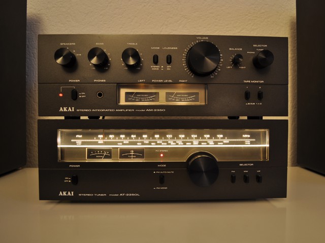 AKAI AM2350 & AT2250L