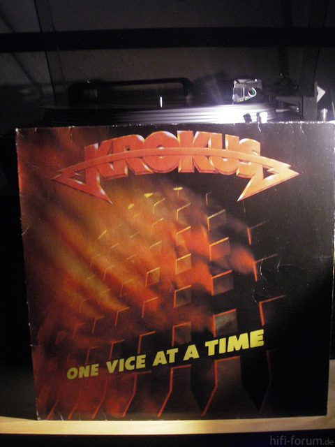 Krokus - One Vice At A Time (Arista, 204 400-320)