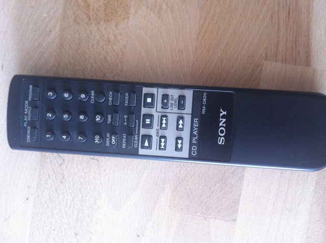 SONY RM-D820