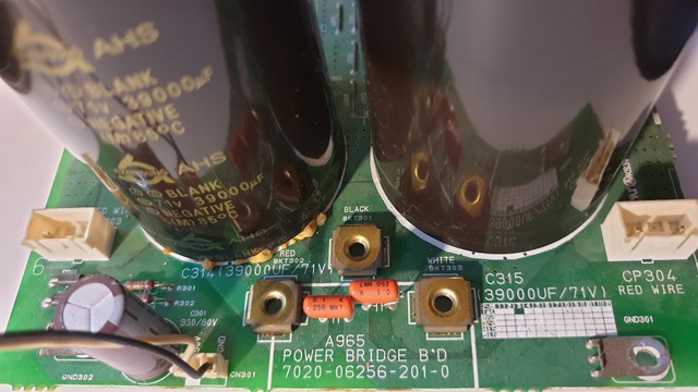 Große Elkos Auf Dem Power-Bridge-Board (1)