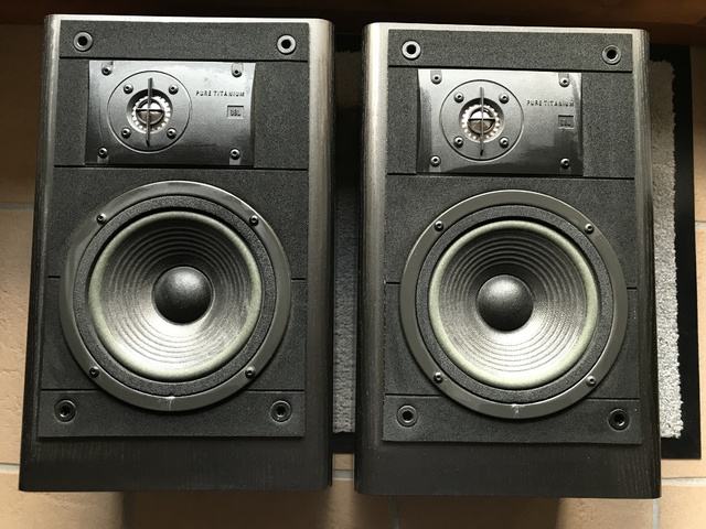 JBL LX 22 ohne Abdeckung