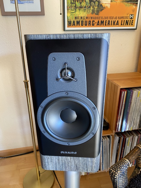 Dynaudio Contour 20