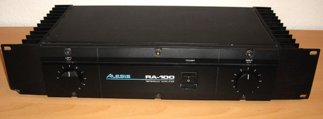 Alesis RA 100 vorne