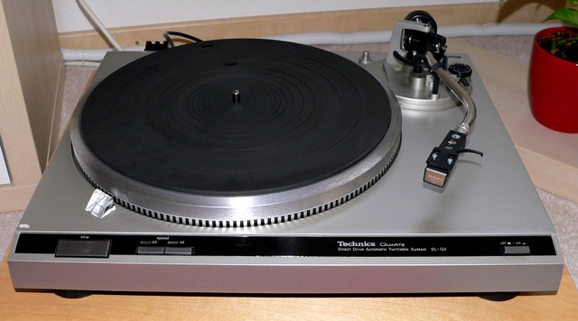 Technics SL-Q 2 mit 207 C - 01