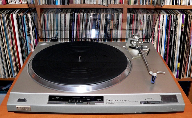 Technics SL QX 300   02