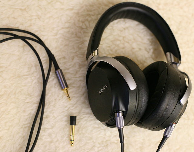 Sony MDR-Z7