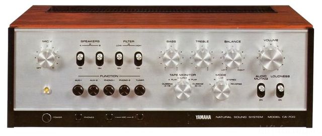Yamaha CA700