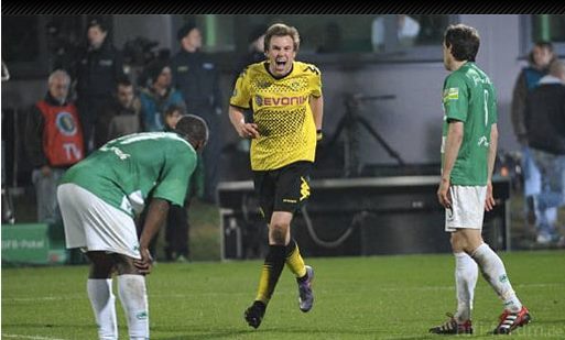 530515 3032633133668 1198080240 32451446 360609480 N