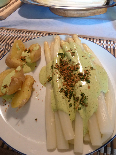 Spargel Grün