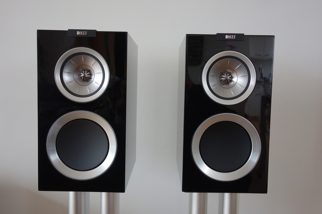 KEF R300