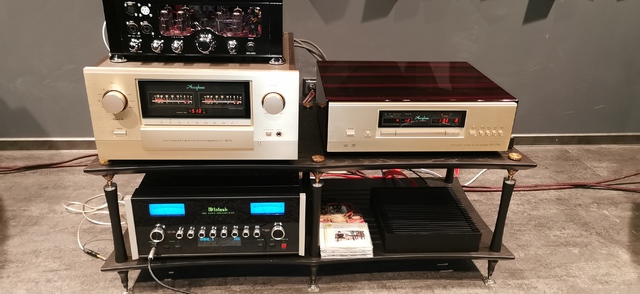 Accuphase / Mcintosh