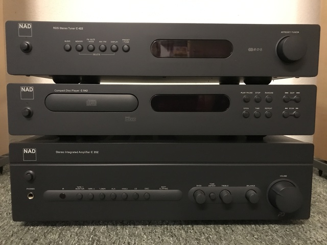 NAD Verstärker, CD-Player, Tuner - Front