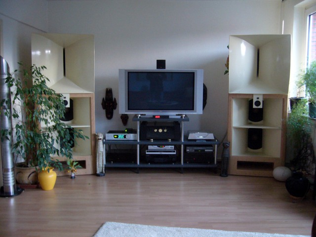 Altec 3156, JBL 2360 m. TAD 4002, JBL 077