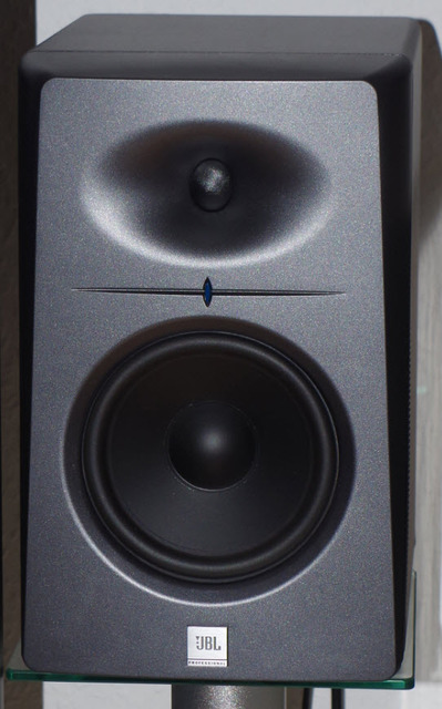 JBL LSR 2325p