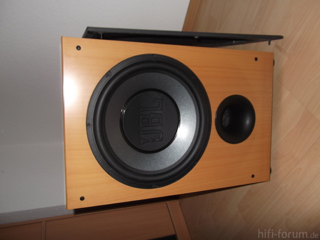 JBL XTi Sub 300