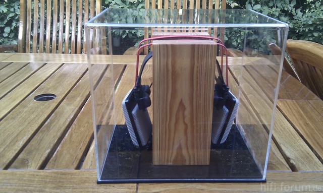 AKG K1000 Vitrine