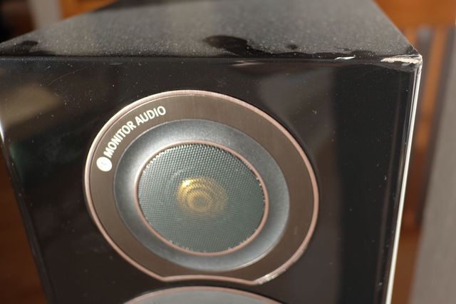 Monitor Audio Silver RX1 beschdigt