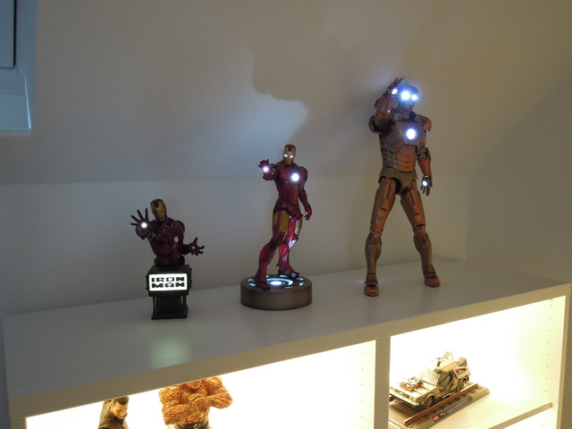 Neca 1/4 Iron Man (Gold Armor)