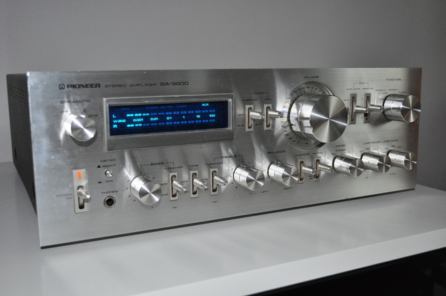 Pioneer SA-9800 seitlich