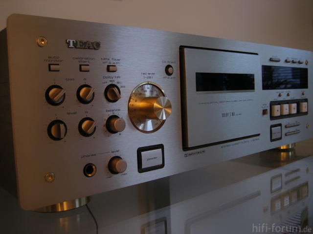 Teac V-8030S