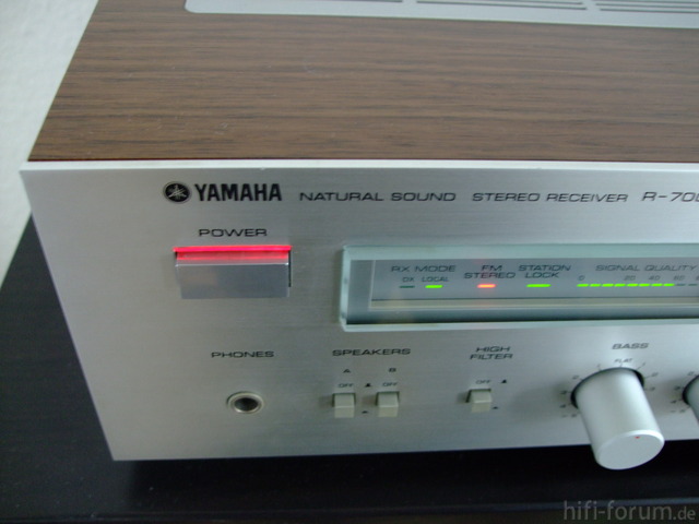 Yamaha R-700