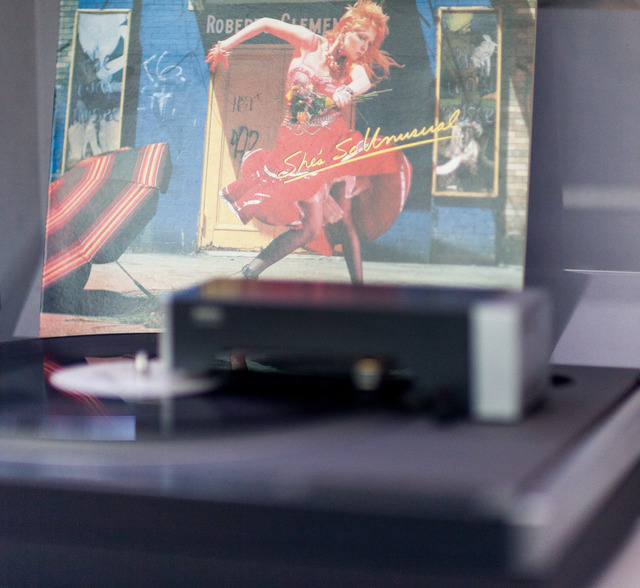 B790 Cyndi Lauper 2 Von 2