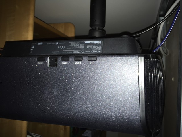 Sony VPL-VW 550ES 3